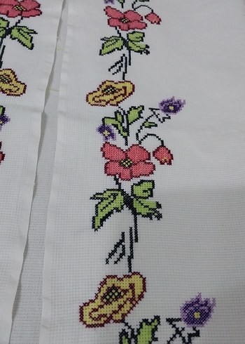 Beden Etsmin Çiçek Desenli yastık