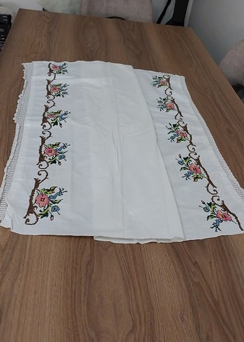 kaneviçe yastık örtüsü
