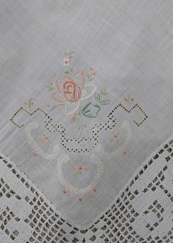 Nakışlı Beyaz dantel fiskos örtüsü - Görsel 3