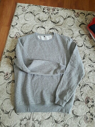 Gri sweatshirt ve ceket