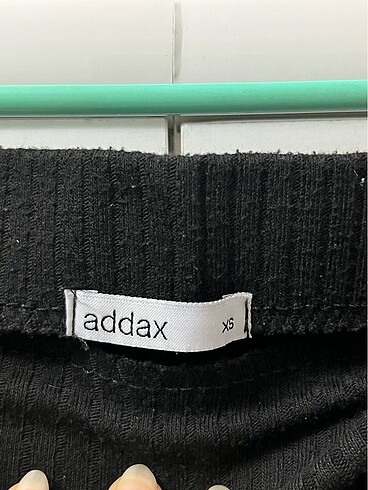 xs Beden Siyah Yırtmaçlı Etek