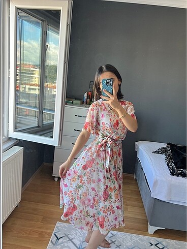 36 Beden çiçekli şifon elbise