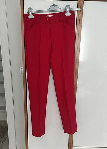 Kırmızı pantolon