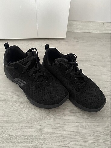 Skechers Siyah Spor Ayakkabı