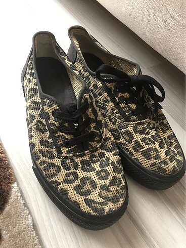 Bershka Sneaker