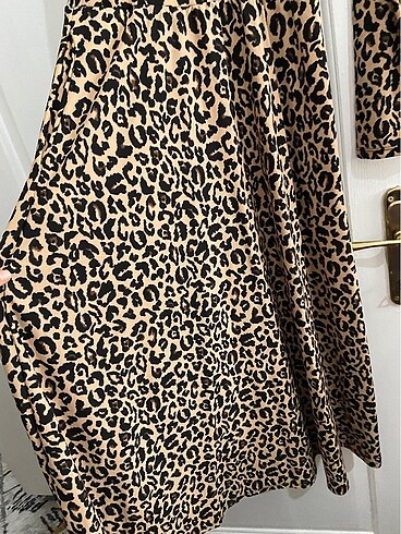 m Beden Leoparli elbise