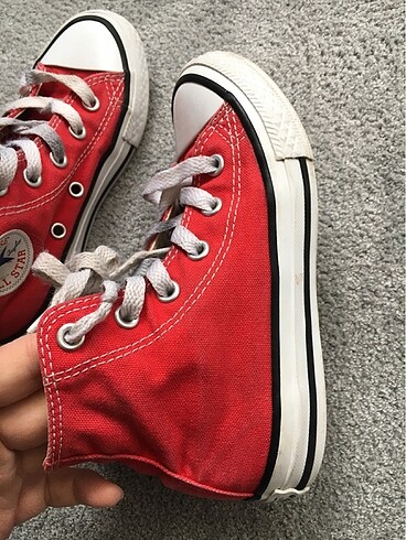 28 Beden kırmızı Renk Converse spor ayakkabı