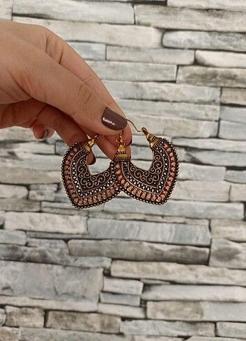  Beden Hint detaylı küpe