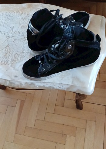 Polaris Siyah Kadın Dolgulu Spor Ayakkabı