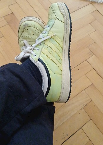 Adidas Sarı Bağcıklı Düz Taban Kadın Spor Ayakkabı