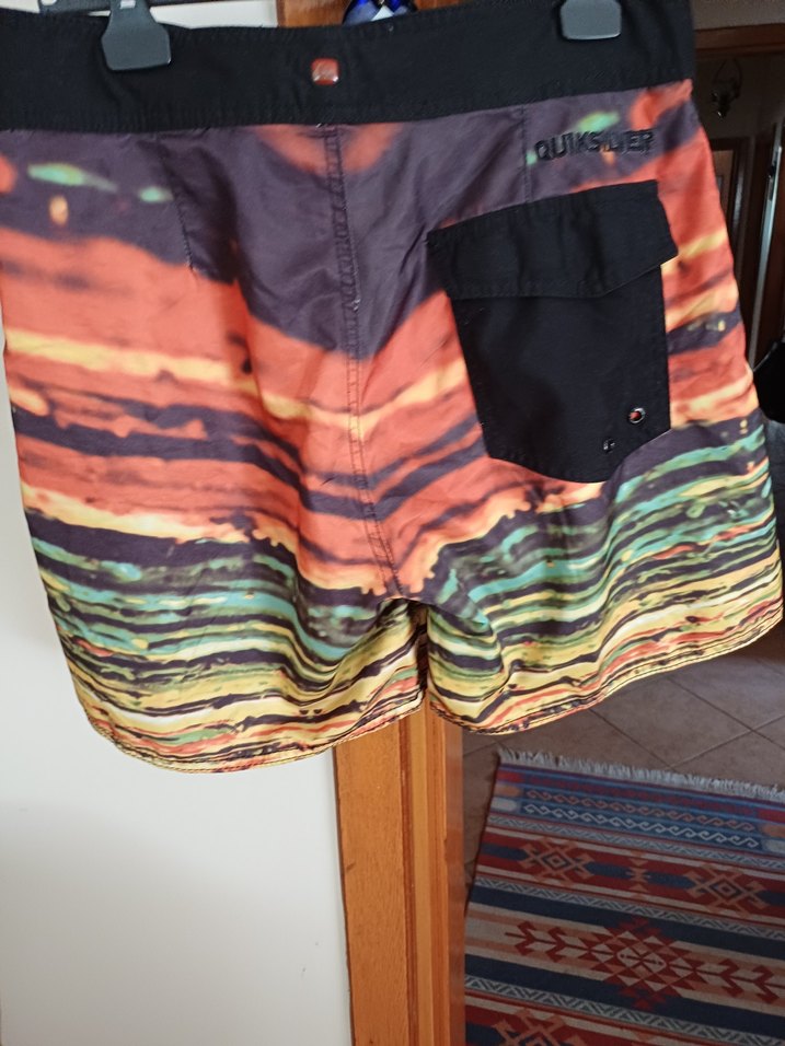 Erkek Çok Renkli Batik Desenli Deniz Şortu - Görsel 2