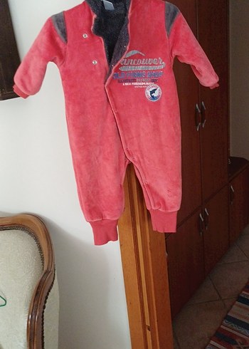 Düğmeli, baskılı pembe bebek tulumu - Görsel 2