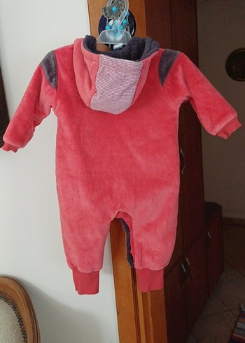 Düğmeli, baskılı pembe bebek tulumu - Görsel 7