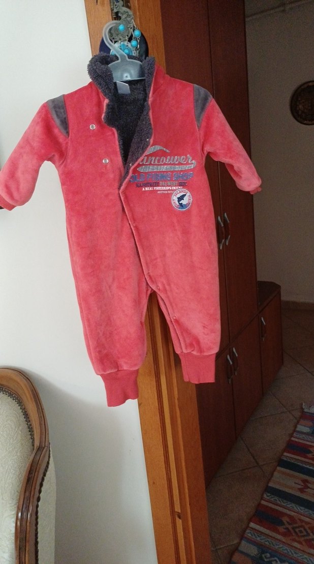 Düğmeli, baskılı pembe bebek tulumu - Görsel 3