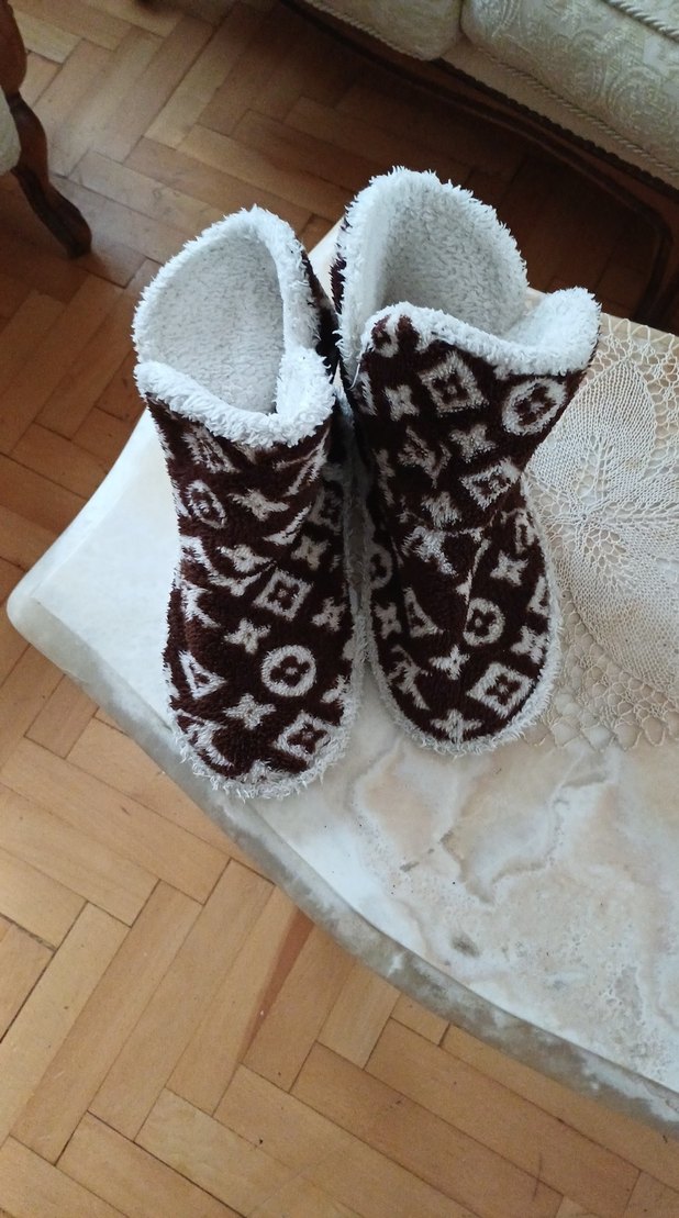 Kahverengi İşlemeli Örgü Kız Ev Terliği - Görsel 2