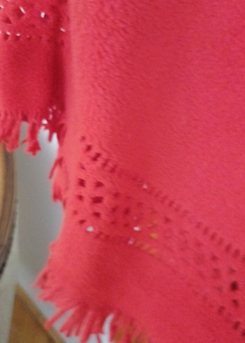 Kız Çocuk Kırmızı Nakışlı Örgü Panço - Görsel 8