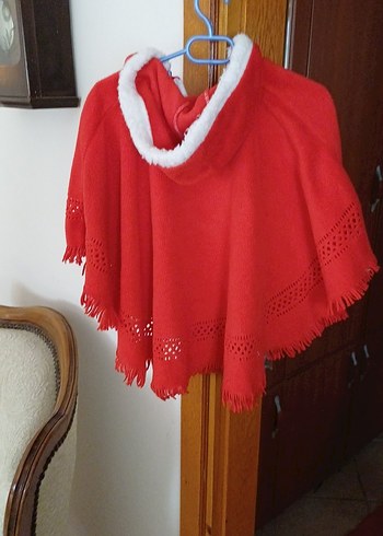 Kız Çocuk Kırmızı Nakışlı Örgü Panço - Görsel 5