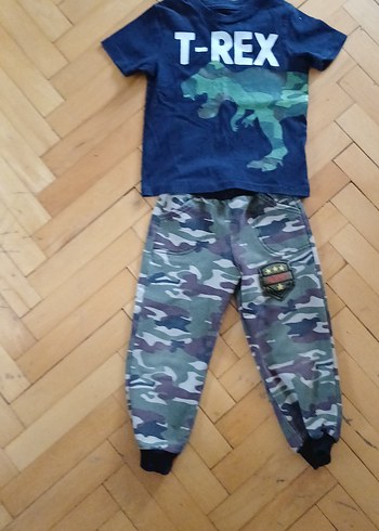 18-24 Ay Beden Erkek Çocuk Kamuflaj Eşofman Takımı T-REX Baskılı
