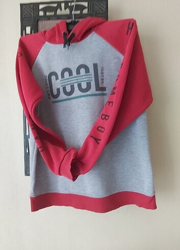 Sweatshirt kapsonlu ici pamuklu cotton yepyeni 10-11 yas sorun