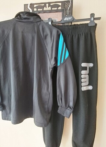 Hummel Sweatshirt önden.fermuarli cepli hummel esortman alti pamuklu