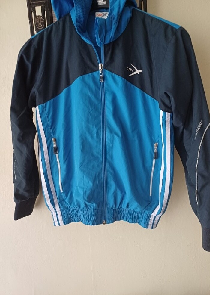 Yagmurluk 10 yas sorunsuz onden fermuarlı ceplı  - Görsel 4