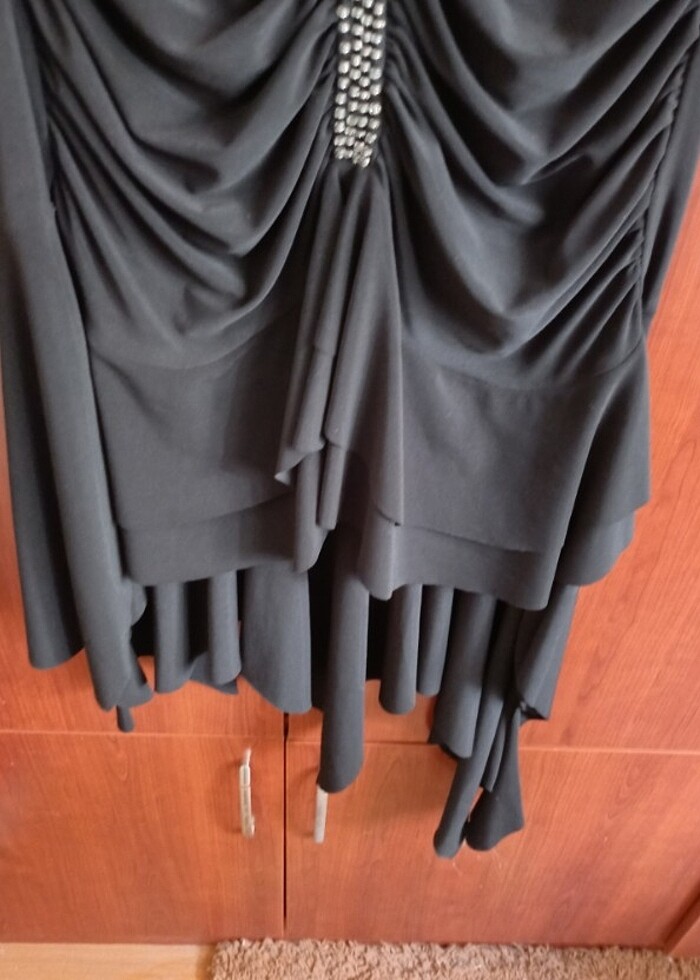 Boyundan askılı onu tamamen taslı etekler volanlı 1_kez gıydım  - Görsel 2