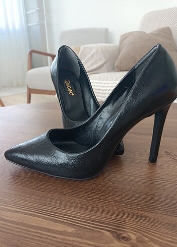 Siyah stiletto 