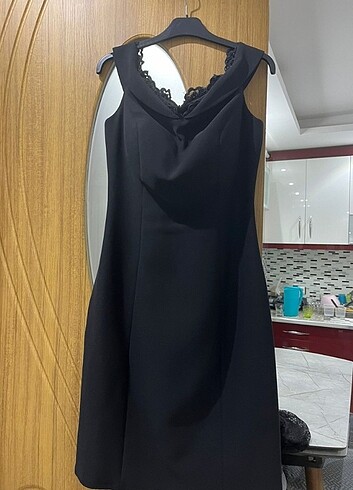 Siyah şık elbise 