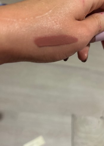 NYX Pastel Bej Lipstick XXL - Görsel 3