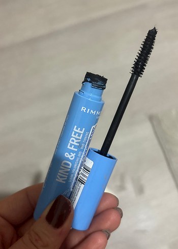Rimmel Kind & Free Mavi Maskara - Görsel 2