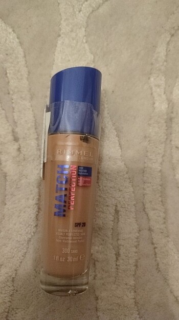 Rimmel London Fondöten 
