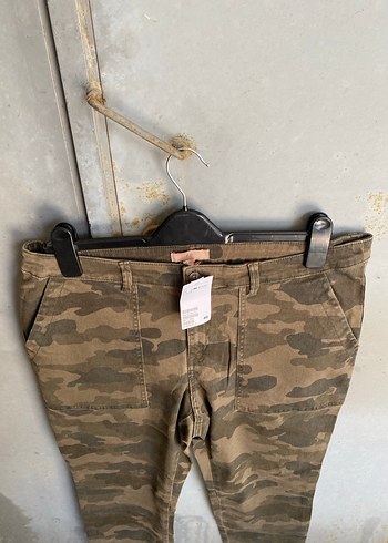 46 Beden H&M Kamuflaj Desenli Pantolon