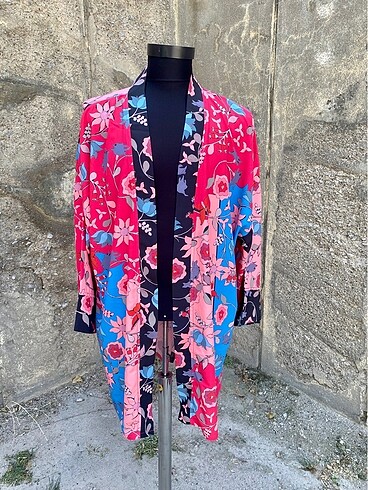 Oops Cool X LC Waikiki Kimono