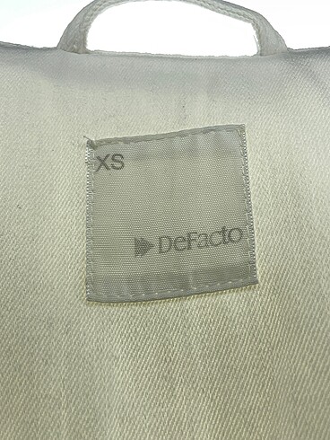 xs Beden beyaz Renk Defacto Kot Ceket %70 İndirimli.