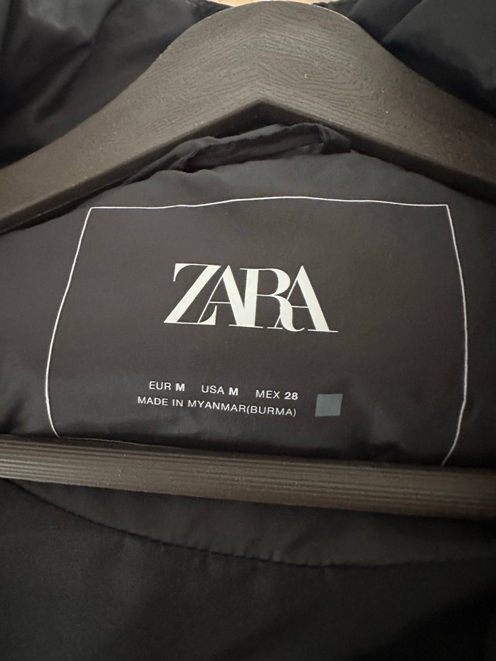 Siyah Düğmeli Kapüşonlu Kadın Yelek - Görsel 3