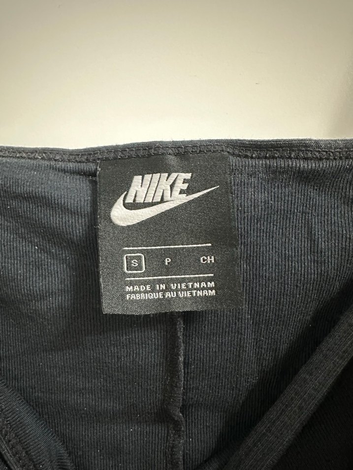 Siyah Nike Atlet Atletik Tarzı - Görsel 3