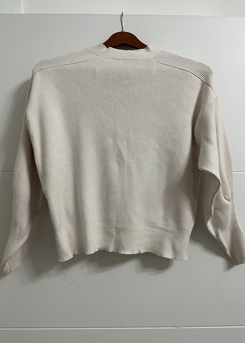 Bej Düğmeli V Yaka Kadın Hırka - Görsel 2