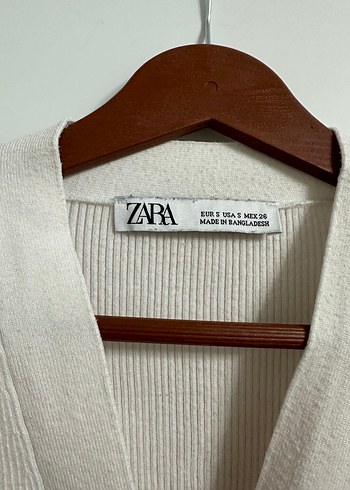 Bej Düğmeli V Yaka Kadın Hırka - Görsel 3