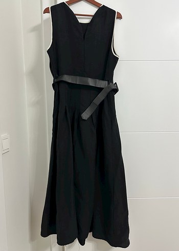 Siyah Kemerli Uzun Kolsuz Elbise - Görsel 2