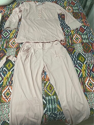 Diğer Üçlü pijama takımı sabahlıklı