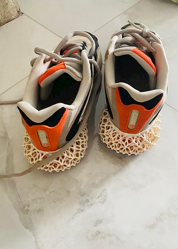 43 Beden beyaz Renk Adidas erkek ayakkabı