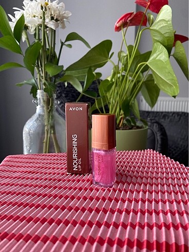 Avon nourishing lip oil
