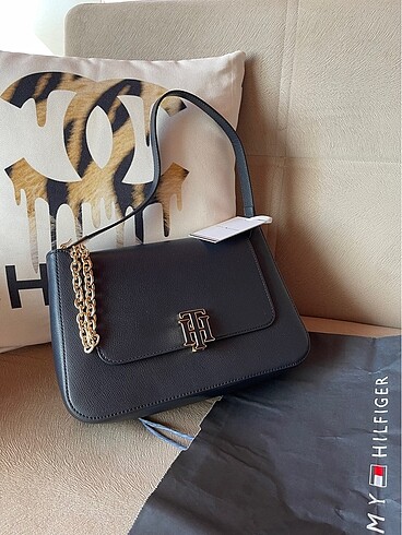 Tommy Hilfiger klatch çanta