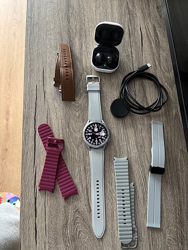 Samsung galaxy watch4 klasik 46mm saat & Buds2 kulaklık