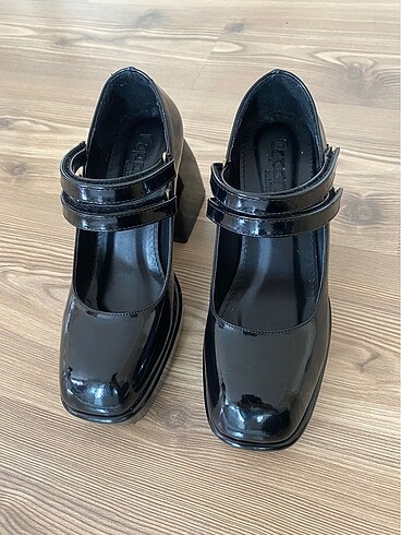 Kalın Topuklu Rugan Ayakkabı - Görsel 5