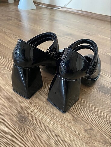 Kalın Topuklu Rugan Ayakkabı - Görsel 8