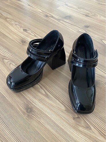 Kalın Topuklu Rugan Ayakkabı - Görsel 6