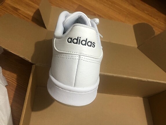 46 Beden Beyaz adidas spor ayakkabı