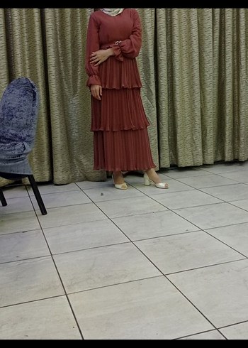 Kadın Kahverengi Piliseli Uzun Elbise - Görsel 3