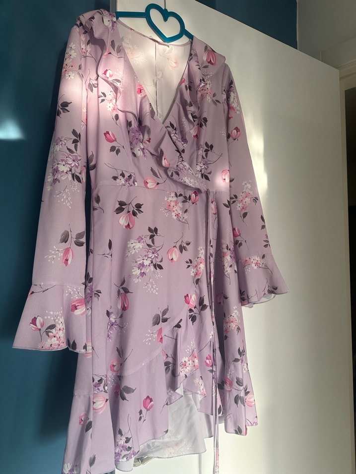 Mor Çiçekli Midi elbise - Görsel 3